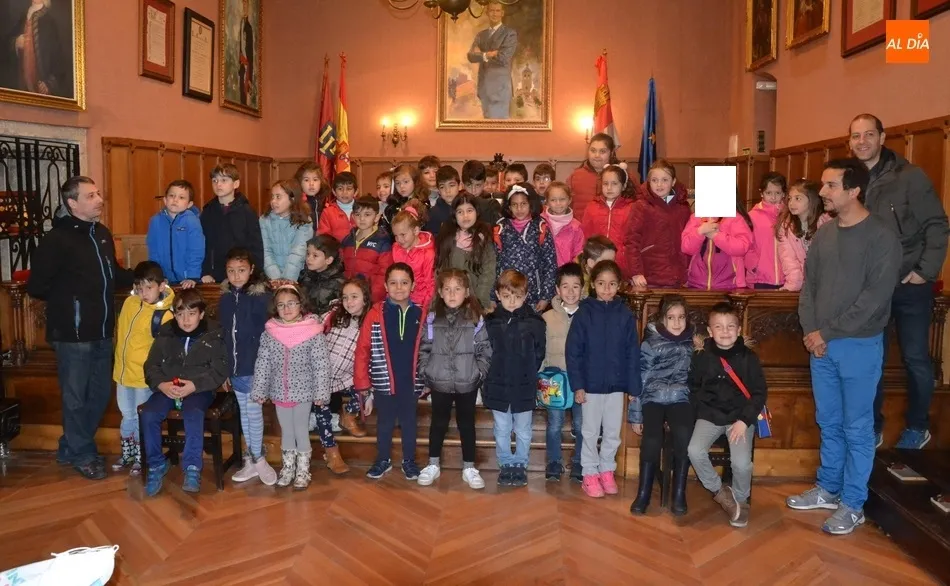 Alumnos del Colegio Miróbriga se convierten en concejales por un rato  