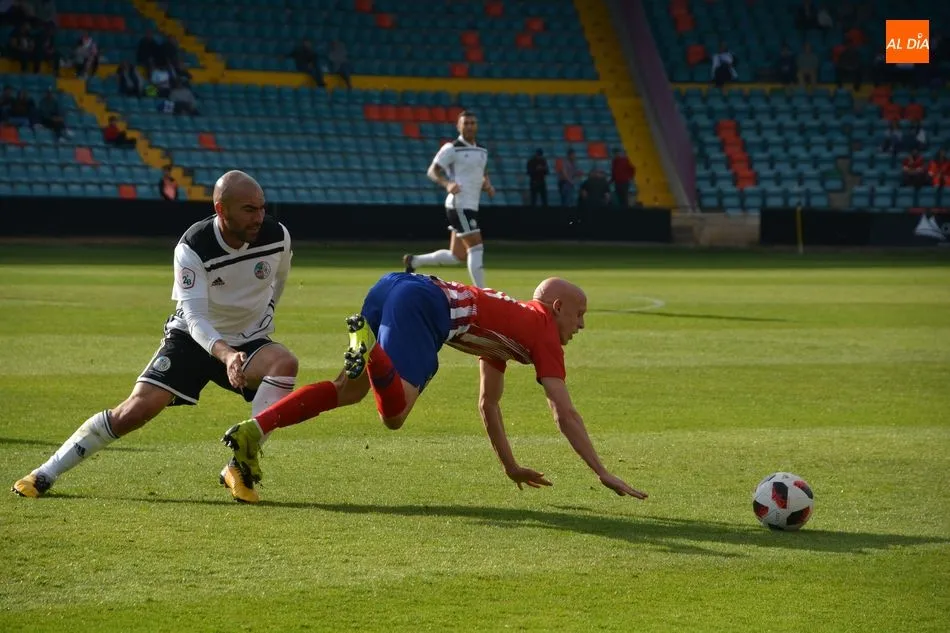 Jehu, ante Víctor Mollejo / Lydia González