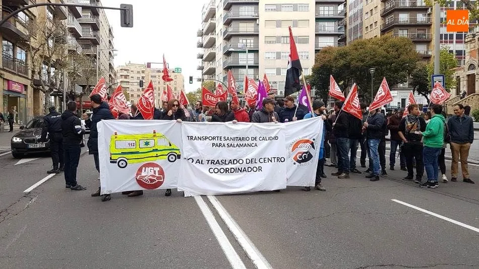 Foto 3 - Nueva concentraci&oacute;n de los trabajadores de ambulancias para mantener el Centro de Coordinaci&oacute;n