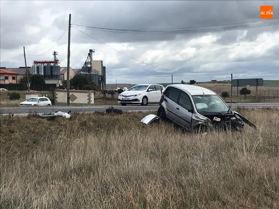 Foto 4 - Aparatoso accidente de tr&aacute;fico del alcalde de Terradillos en la carretera de Alba