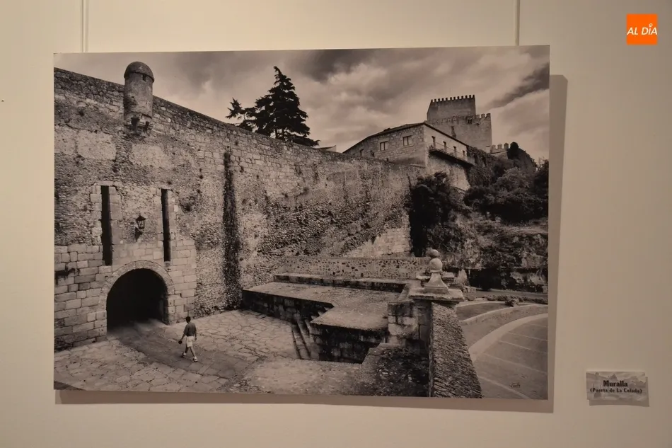Foto 6 - La belleza monumental de Mir&oacute;briga, protagonista de una exposici&oacute;n en la Casa de la Cultura  