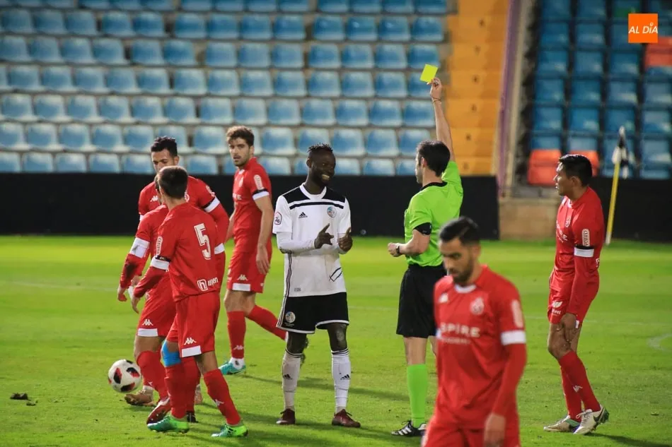 Owusu en un partido con el Salamanca UDS