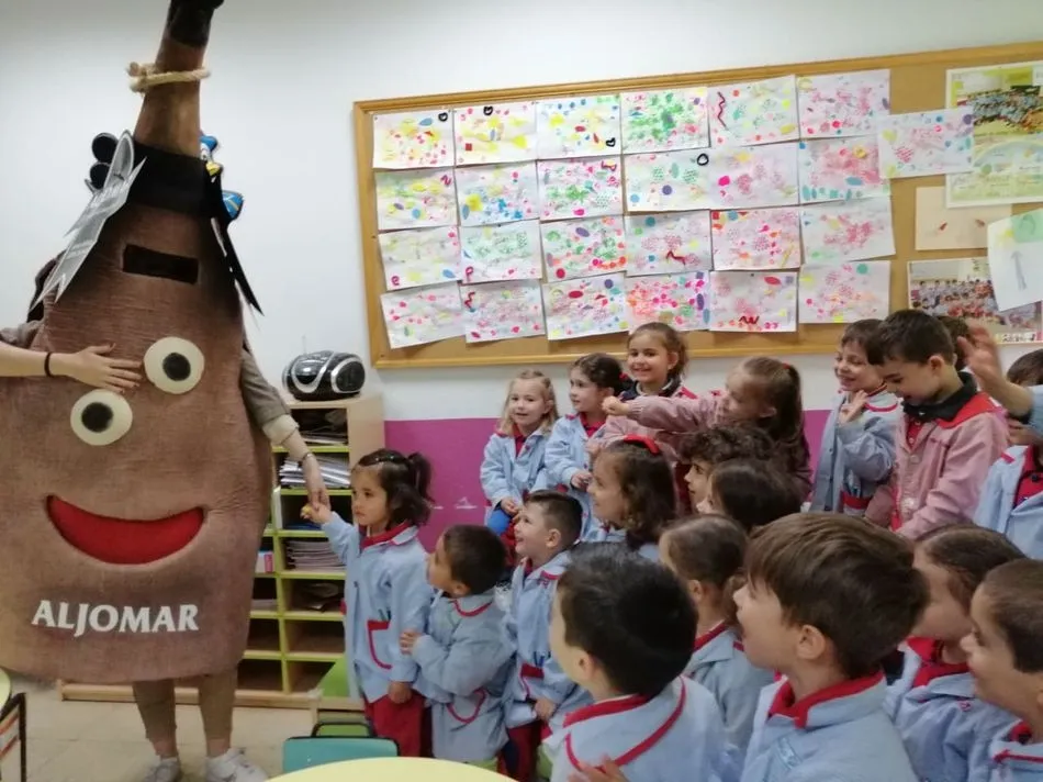 Foto 9 - Los alumnos de 1&ordm; de Infantil del Colegio Trinitarios disfrutan de un delicioso taller de jam&oacute;n  