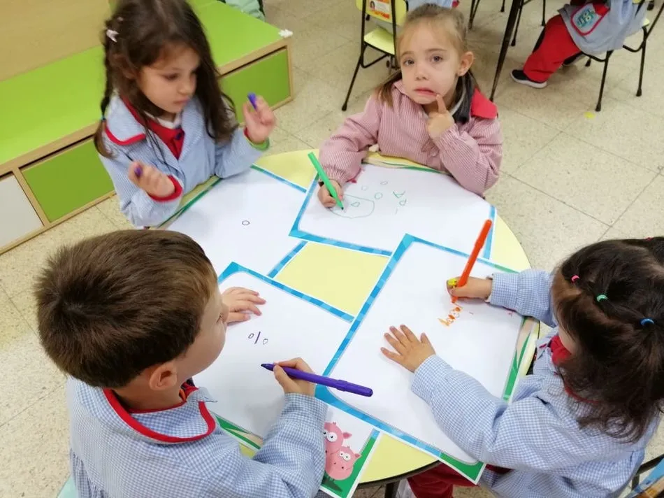 Foto 2 - Los alumnos de 1&ordm; de Infantil del Colegio Trinitarios disfrutan de un delicioso taller de jam&oacute;n  
