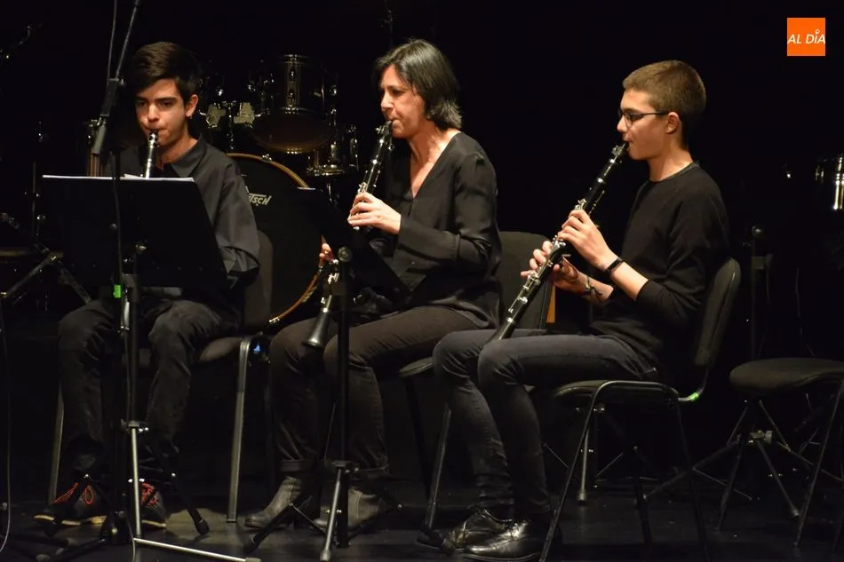 Foto 9 - El Teatro Liceo acoge un variado Concierto de Primavera de la Escuela Municipal de M&uacute;sica