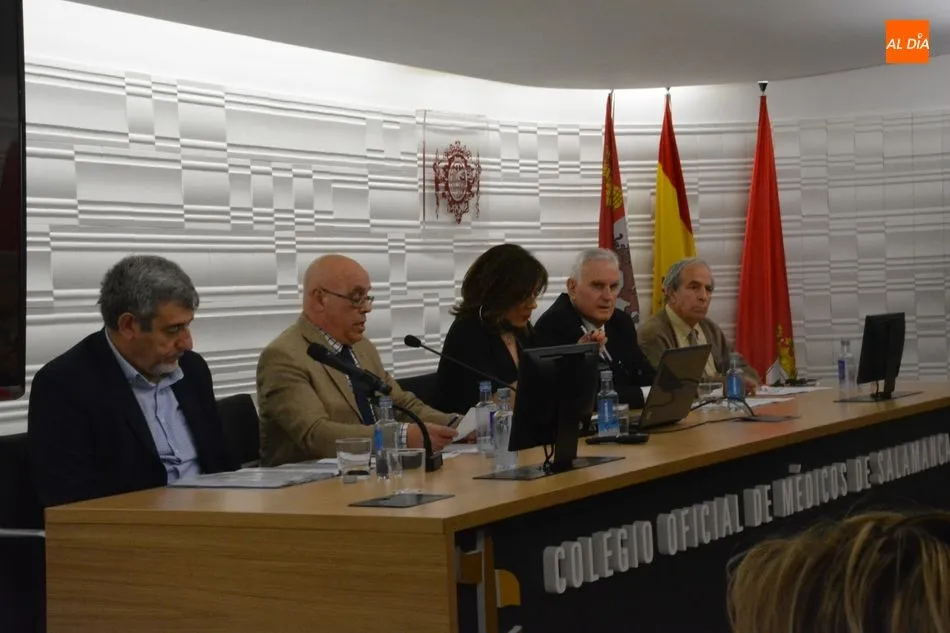Foto 2 - Ameno recital sobre &lsquo;La vida, el amor y Dios en los poetas del Colegio de M&eacute;dicos&rsquo;