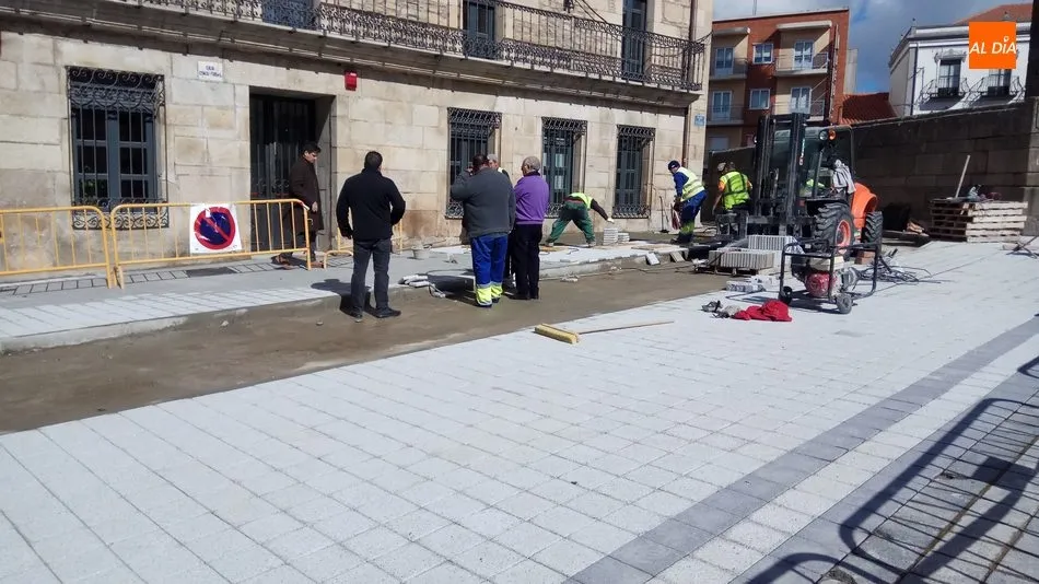 Foto 8 - Comienza el asfaltado de las calles principales de Vitigudino  