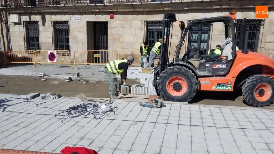 Foto 3 - Comienza el asfaltado de las calles principales de Vitigudino  