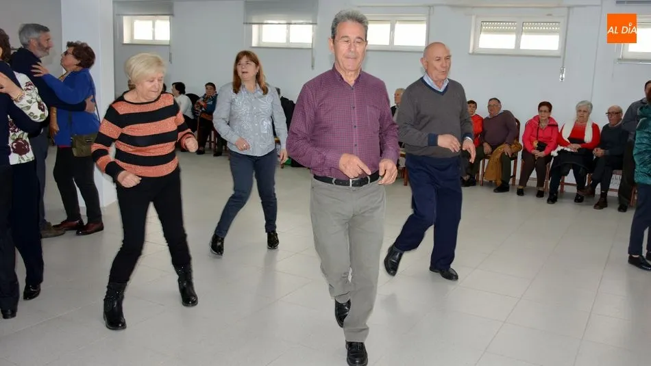 Foto 7 - La I Convivencia de Primavera re&uacute;ne en Lumbrales a m&aacute;s de 400 jubilados de la comarca de...