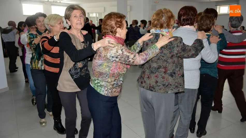 Foto 11 - La I Convivencia de Primavera re&uacute;ne en Lumbrales a m&aacute;s de 400 jubilados de la comarca de...