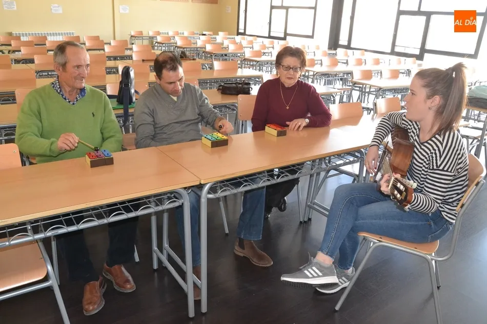 Foto 6 - La Asociaci&oacute;n de Parkinson conmemora su D&iacute;a Mundial animando a m&aacute;s enfermos a acudir a sus...