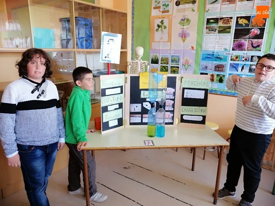 Foto 9 - Fiesta cient&iacute;fica en el Colegio Mir&oacute;briga con los fant&aacute;sticos experimentos preparados por sus...