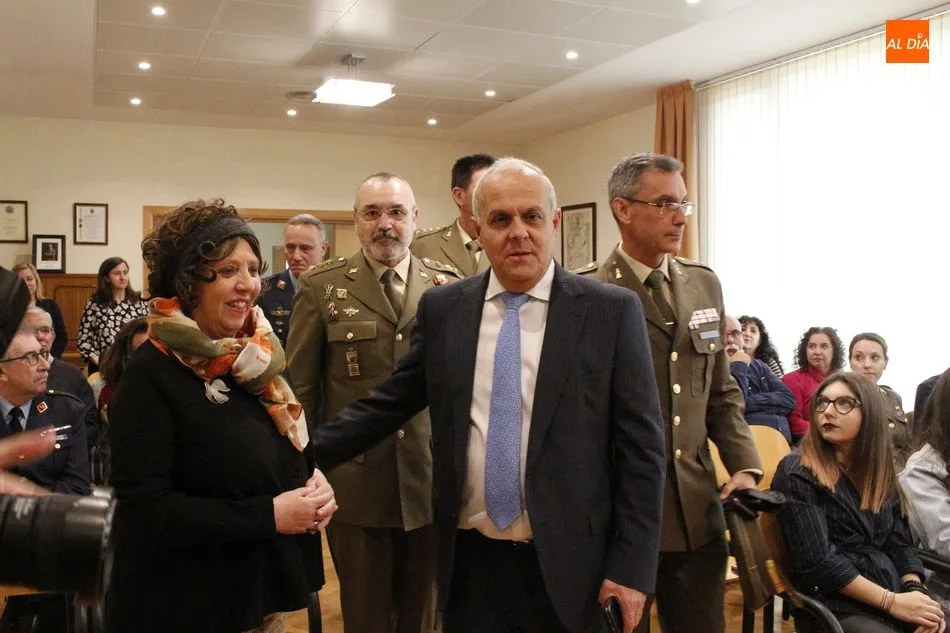 Foto 11 - La Subdelegaci&oacute;n de Defensa entrega los premios escolares &lsquo;Carta a una militar espa&ntilde;ola&rsquo;  