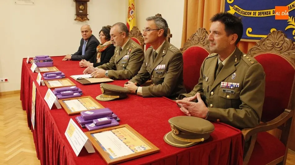 Foto 9 - La Subdelegaci&oacute;n de Defensa entrega los premios escolares &lsquo;Carta a una militar espa&ntilde;ola&rsquo;  