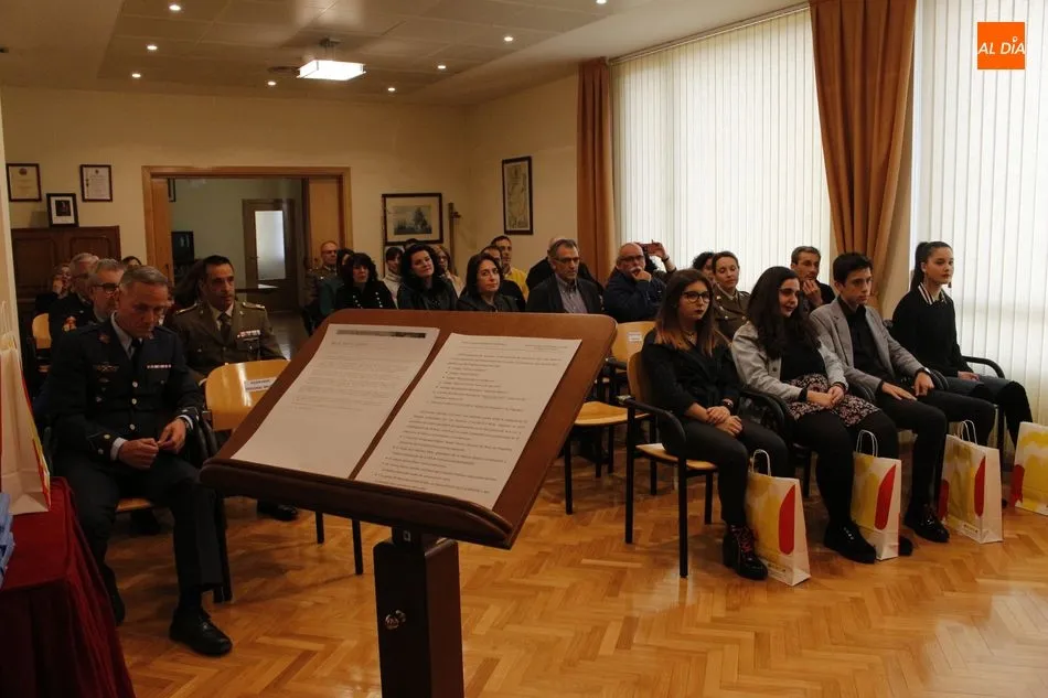 Foto 8 - La Subdelegaci&oacute;n de Defensa entrega los premios escolares &lsquo;Carta a una militar espa&ntilde;ola&rsquo;  
