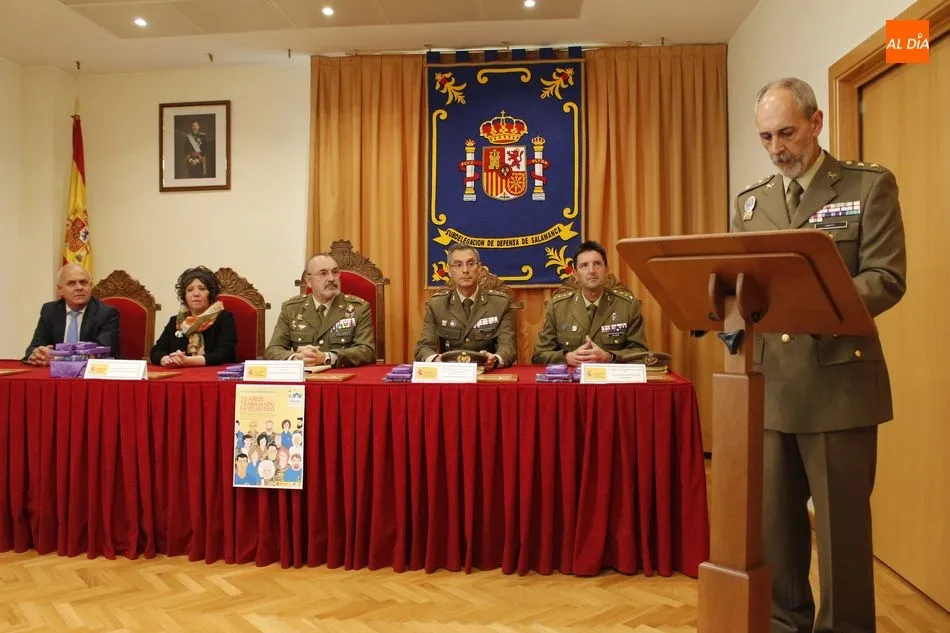 Foto 6 - La Subdelegaci&oacute;n de Defensa entrega los premios escolares &lsquo;Carta a una militar espa&ntilde;ola&rsquo;  