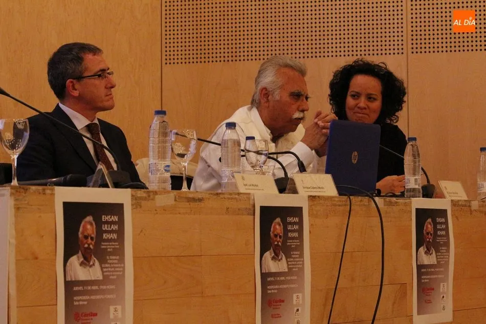 Foto 2 - El activista pakistan&iacute;&nbsp;Eshan Ullah Khan narra su experiencia en una charla organizada por...