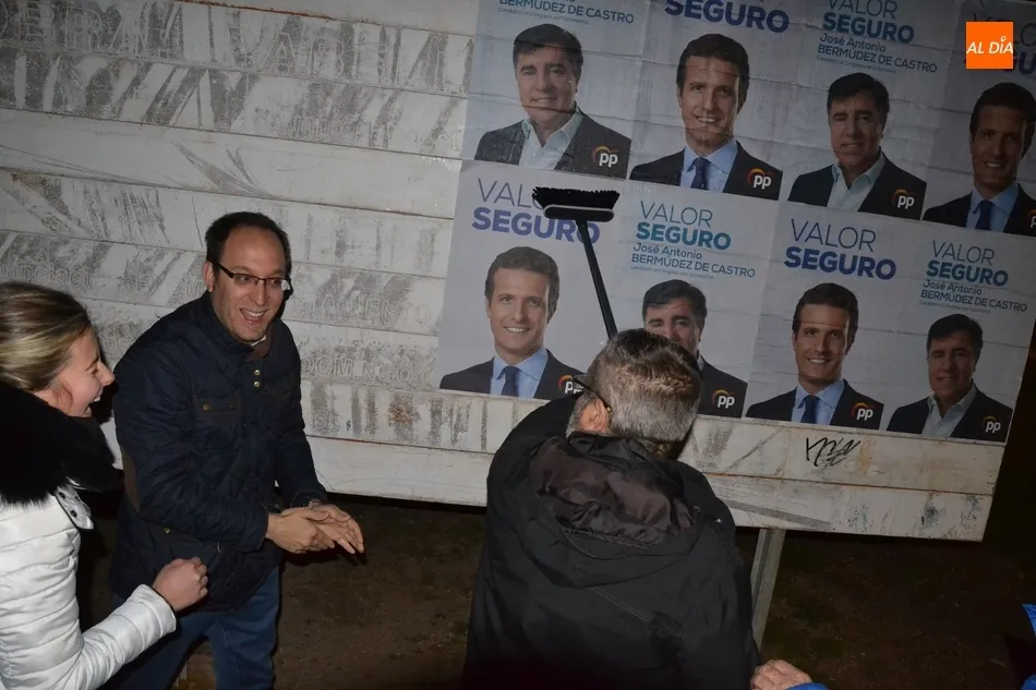 Foto 10 - Un cielo repleto de estrellas da cobijo a los pol&iacute;ticos en el inicio de la campa&ntilde;a para el 28A  