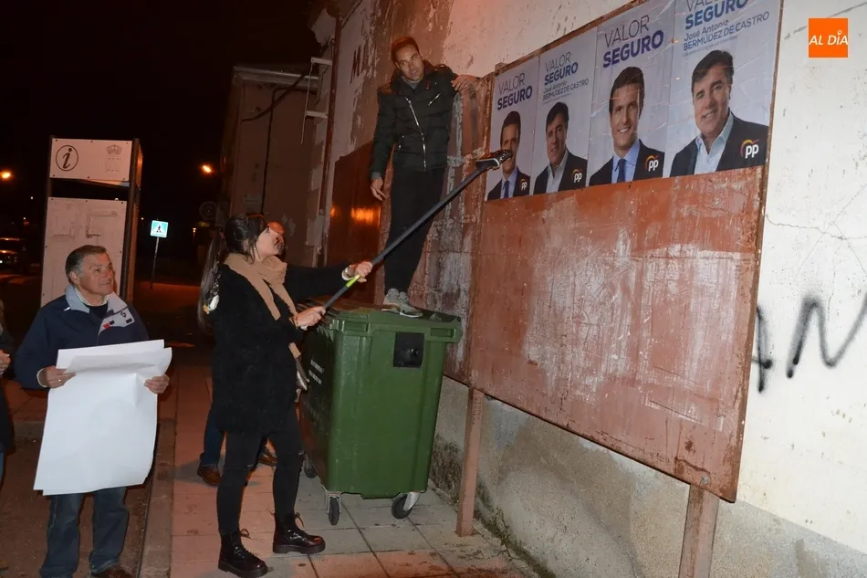 Foto 5 - Un cielo repleto de estrellas da cobijo a los pol&iacute;ticos en el inicio de la campa&ntilde;a para el 28A  