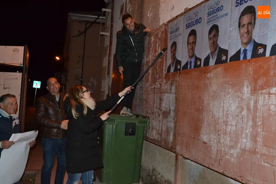 Foto 4 - Un cielo repleto de estrellas da cobijo a los pol&iacute;ticos en el inicio de la campa&ntilde;a para el 28A  