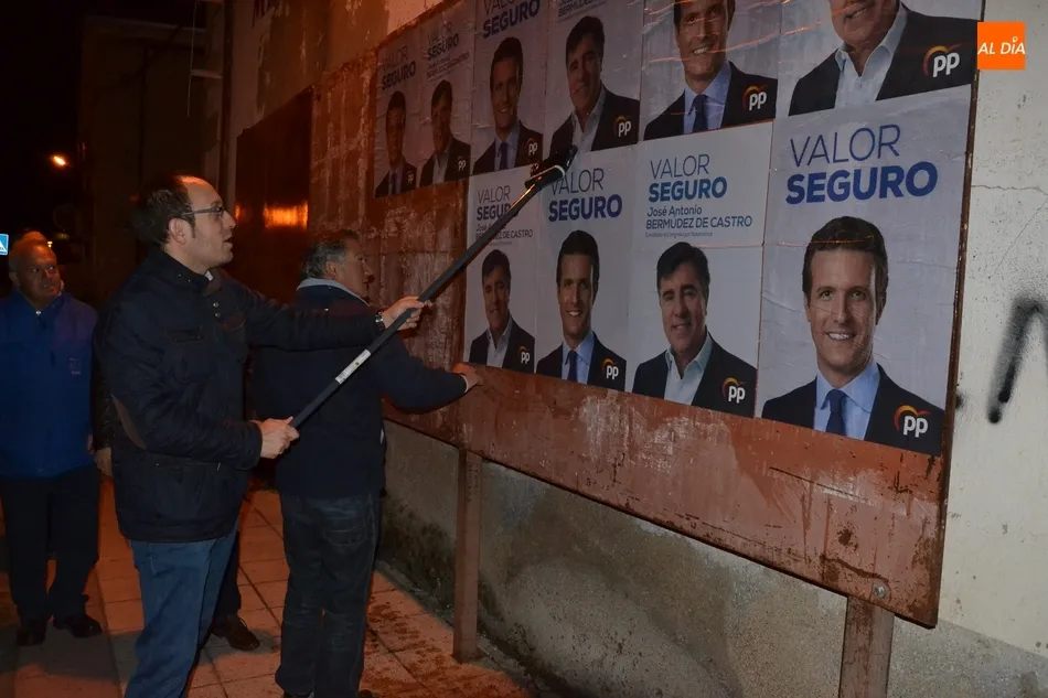 Foto 3 - Un cielo repleto de estrellas da cobijo a los pol&iacute;ticos en el inicio de la campa&ntilde;a para el 28A  