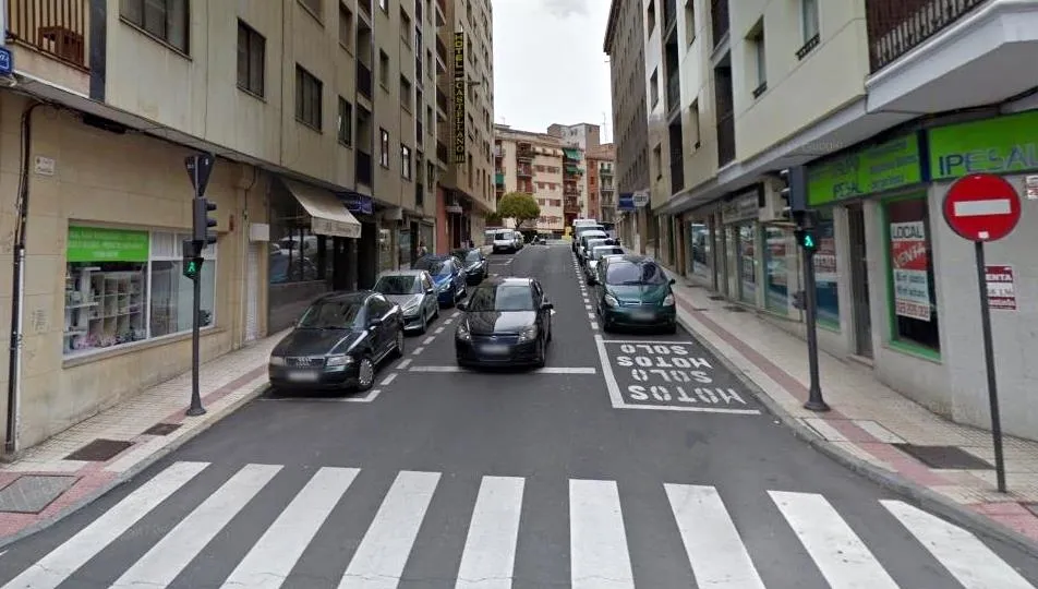 Calle Padilla, junto al paseo de Canalejas, donde fue robado el coche. Foto Google Maps