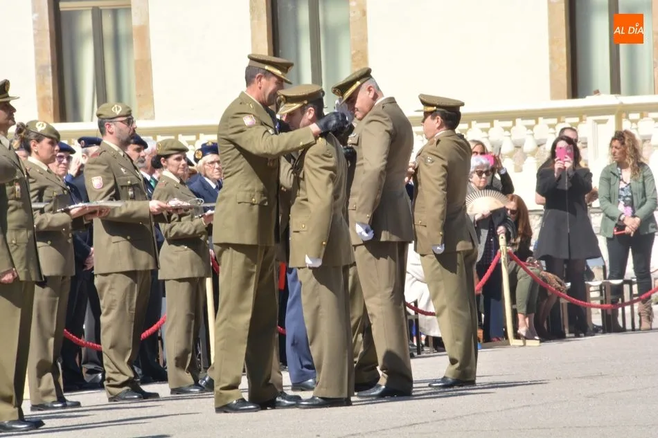Foto 11 - Veteranos de las Fuerzas Armadas y Guardia Civil celebran la fiesta de su patr&oacute;n