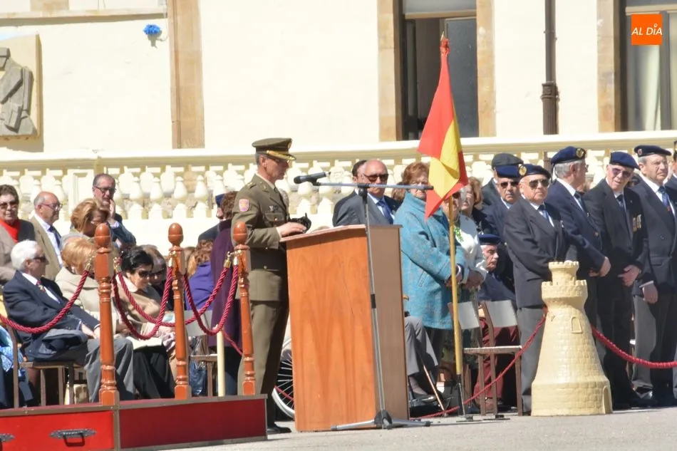 Foto 9 - Veteranos de las Fuerzas Armadas y Guardia Civil celebran la fiesta de su patr&oacute;n