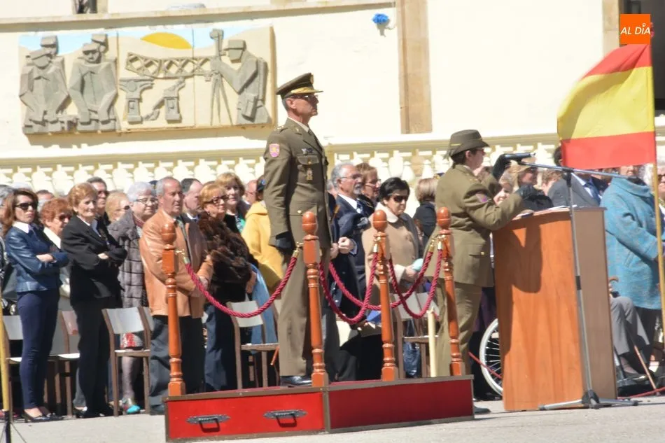 Foto 8 - Veteranos de las Fuerzas Armadas y Guardia Civil celebran la fiesta de su patr&oacute;n