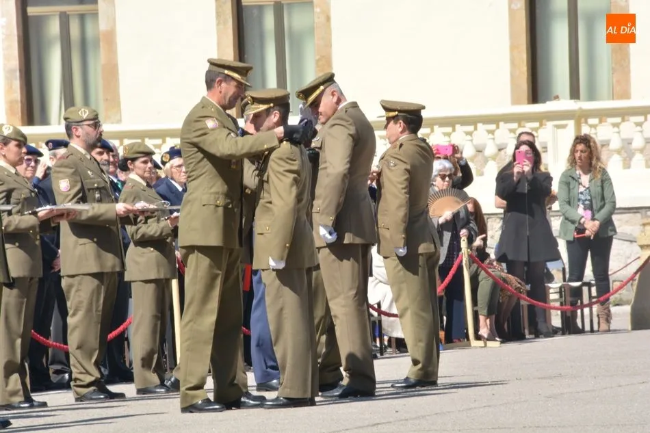 Foto 7 - Veteranos de las Fuerzas Armadas y Guardia Civil celebran la fiesta de su patr&oacute;n