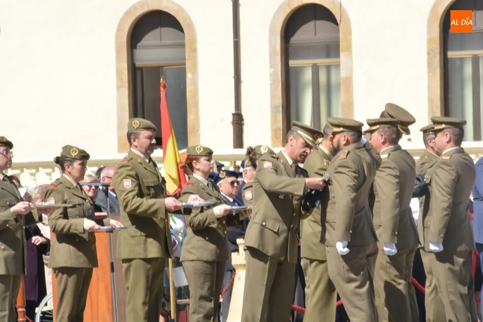 Foto 4 - Veteranos de las Fuerzas Armadas y Guardia Civil celebran la fiesta de su patr&oacute;n