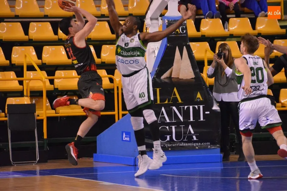 Foto 10 - Magn&iacute;fico papel de La Antigua, que da la cara en su partido m&aacute;s dif&iacute;cil (81-84)  