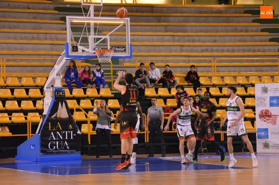 Foto 7 - Magn&iacute;fico papel de La Antigua, que da la cara en su partido m&aacute;s dif&iacute;cil (81-84)  
