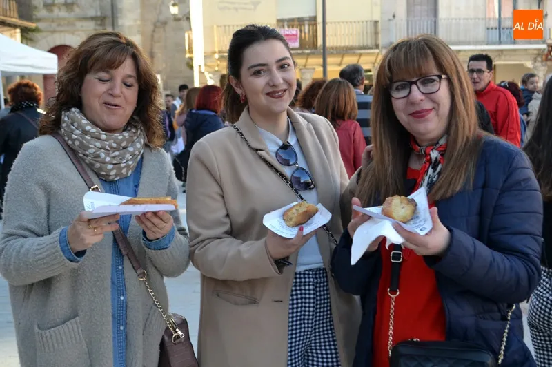 Foto 8 - M&aacute;s de 900 torrijas solidarias baten r&eacute;cord durante la III Torrijada ben&eacute;fica en favor del...