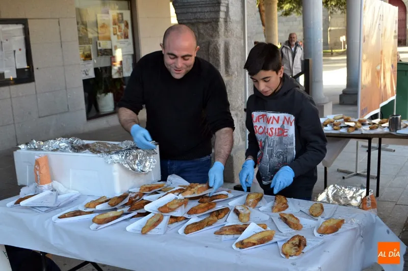 Foto 6 - M&aacute;s de 900 torrijas solidarias baten r&eacute;cord durante la III Torrijada ben&eacute;fica en favor del...