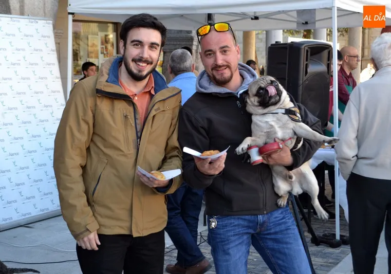Foto 5 - M&aacute;s de 900 torrijas solidarias baten r&eacute;cord durante la III Torrijada ben&eacute;fica en favor del...