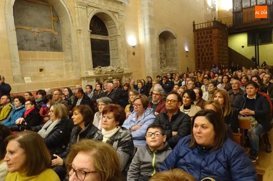 Foto 5 - Maravillas Ca&ntilde;izal pronuncia un preg&oacute;n de Semana Santa cargado de recuerdos sonoros