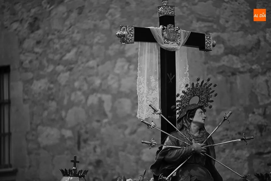 Foto 9 - La procesi&oacute;n del V&iacute;a Matris abre la Semana Santa salmantina  