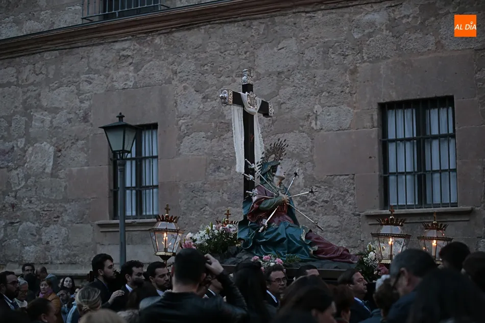 Foto 8 - La procesi&oacute;n del V&iacute;a Matris abre la Semana Santa salmantina  
