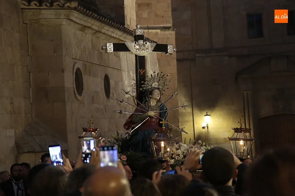 Foto 3 - La procesi&oacute;n del V&iacute;a Matris abre la Semana Santa salmantina  