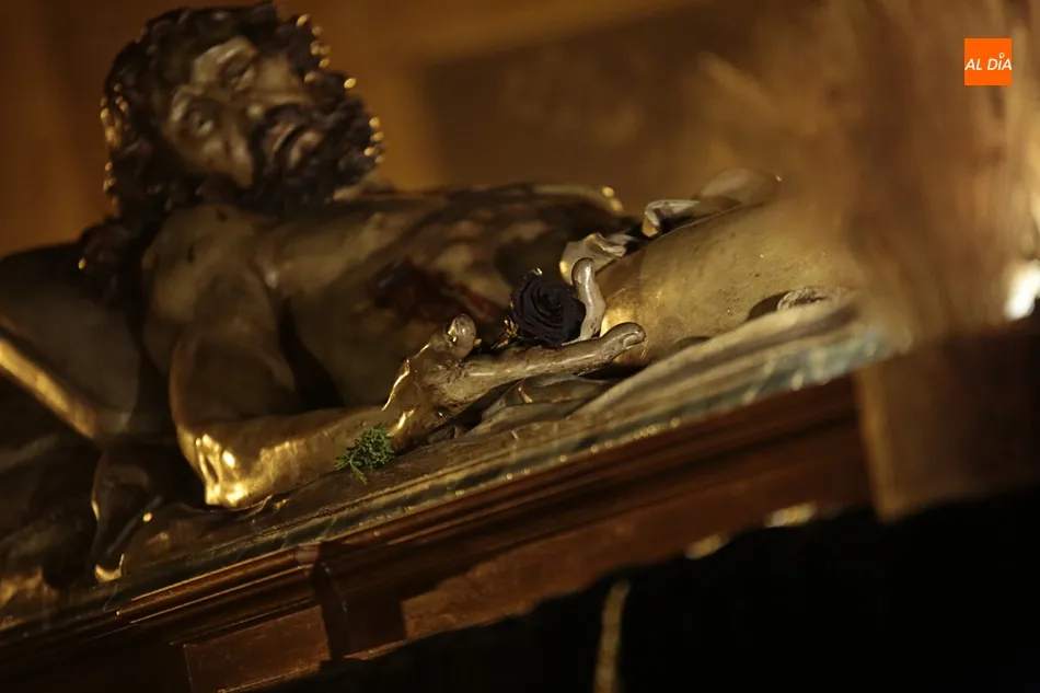 Foto 10 - Solemne traslado del Cristo de la Liberaci&oacute;n desde el cementerio  
