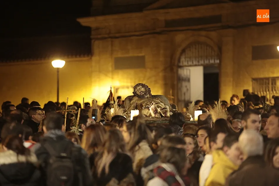 Foto 7 - Solemne traslado del Cristo de la Liberaci&oacute;n desde el cementerio  