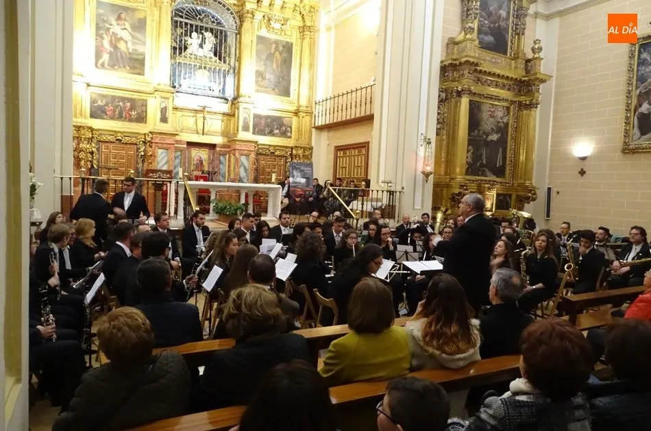 Foto 6 - La m&uacute;sica de Semana Santa llena la iglesia de la Anunciaci&oacute;n