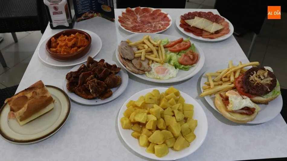 Foto 4 - Rosi Corral y Sebas celebran la mayor&iacute;a de edad al frente de la Cafeter&iacute;a Amnesia&nbsp;&nbsp;  