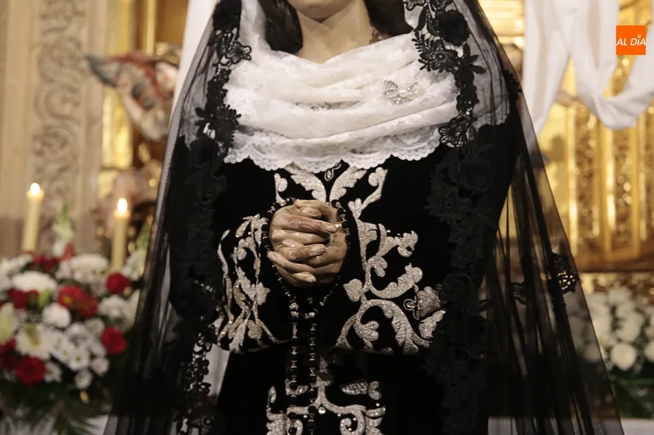 Foto 10 - La eterna devoci&oacute;n del Sabado de Pasi&oacute;n ante la Soledad