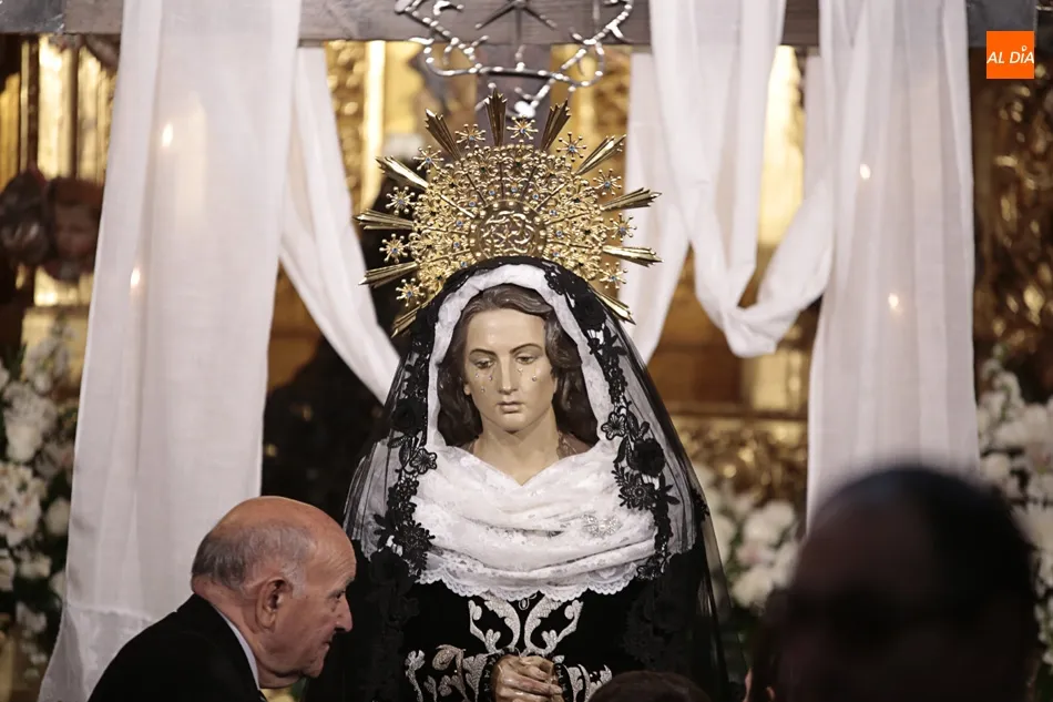 Foto 3 - La eterna devoci&oacute;n del Sabado de Pasi&oacute;n ante la Soledad