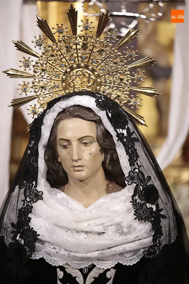 Foto 2 - La eterna devoci&oacute;n del Sabado de Pasi&oacute;n ante la Soledad