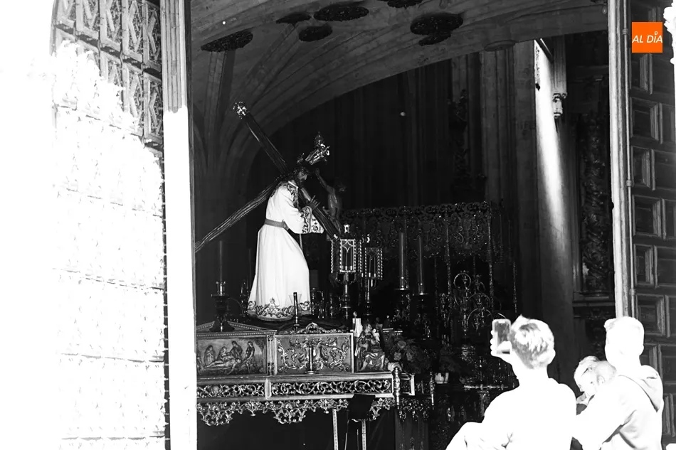 Foto 7 - La Piedad ya descansa en San Esteban