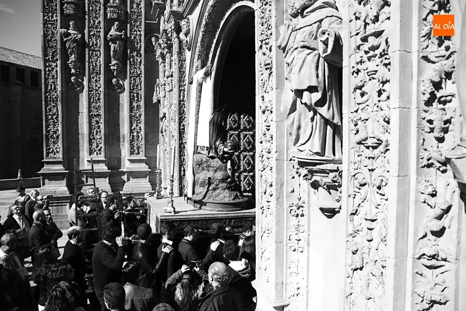 Foto 4 - La Piedad ya descansa en San Esteban