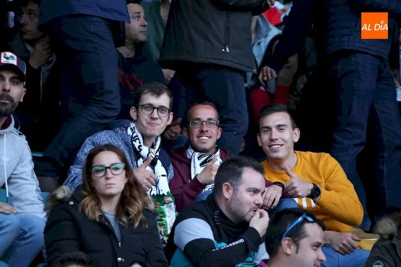 Foto 5 - Las aficiones, protagonistas del derbi en la grada